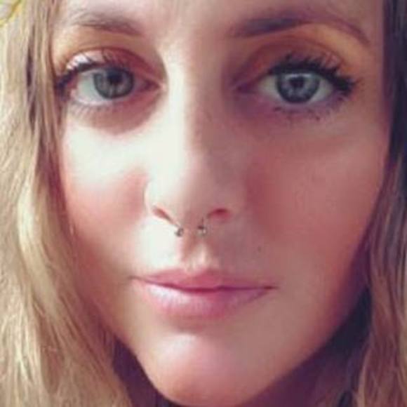 Meet your Posher, Hiliary - Picture 1 of 1