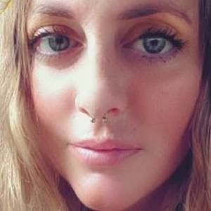 Meet your Posher, Hiliary