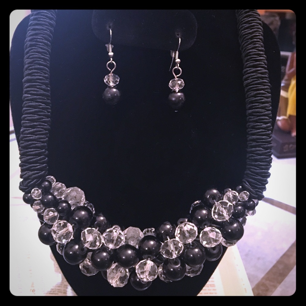 Clear and black pearl w/ rope necklace set