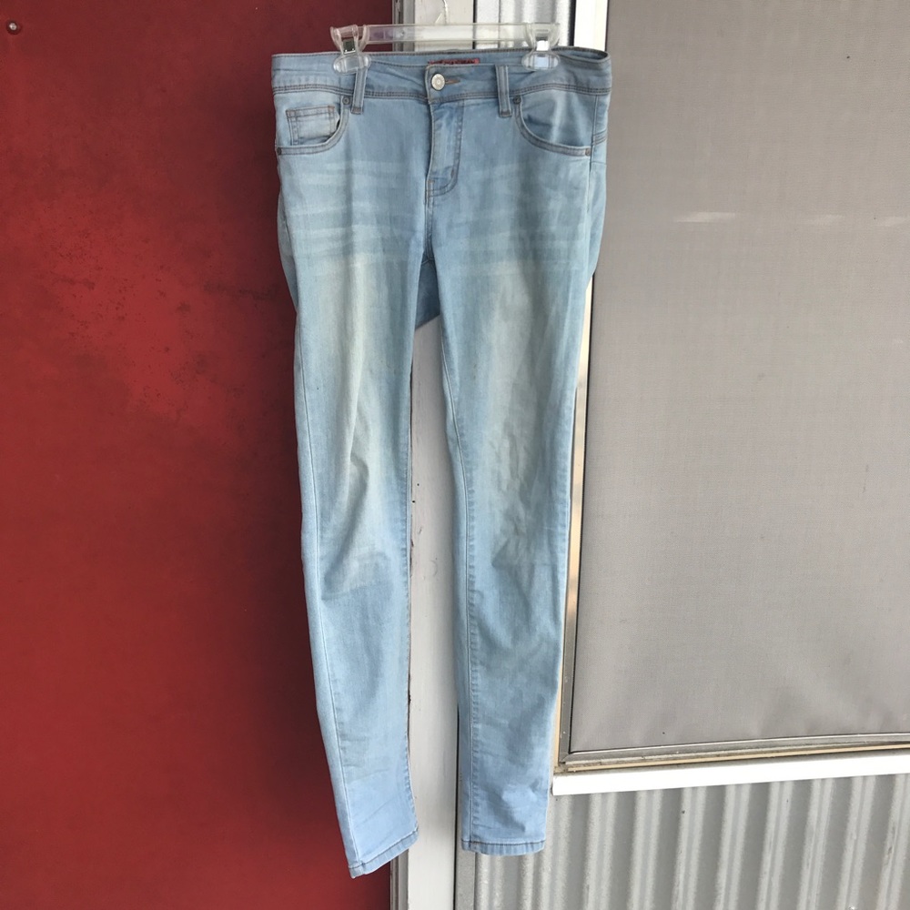 light washed skinny jeans