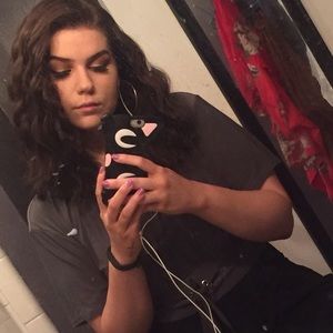 Meet your Posher, Cassie