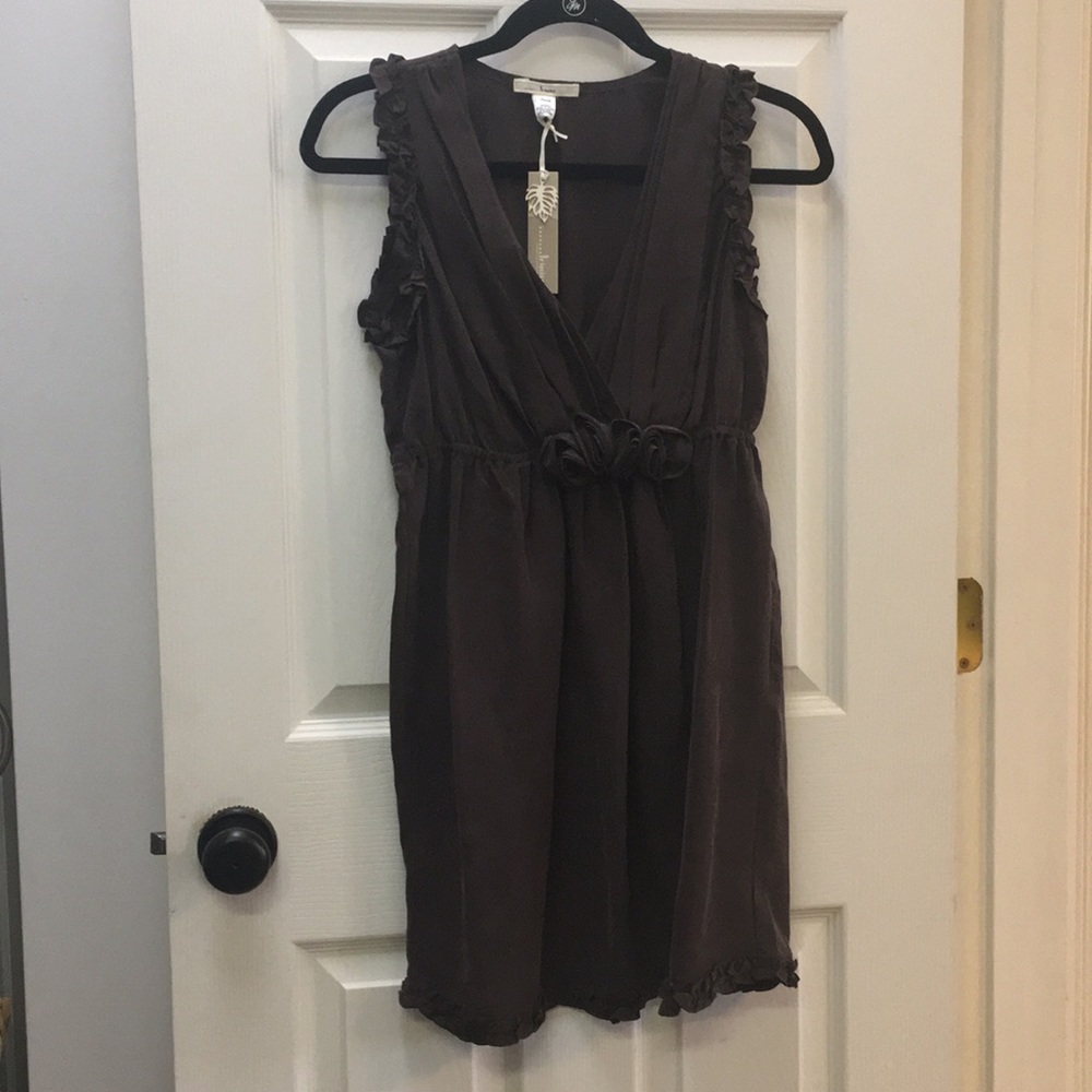 Very cute sleeveless dress