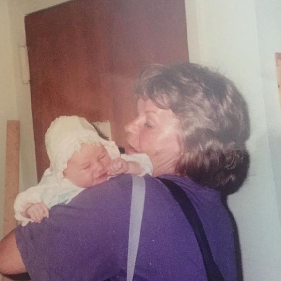 Meet your Posher, Laura - Picture 1 of 1