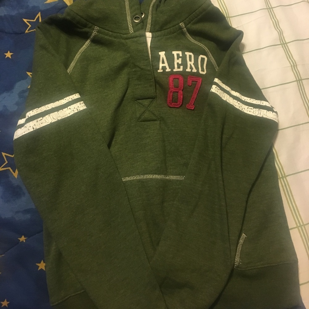 Girls Medium Aeropostale pullover hoodie.