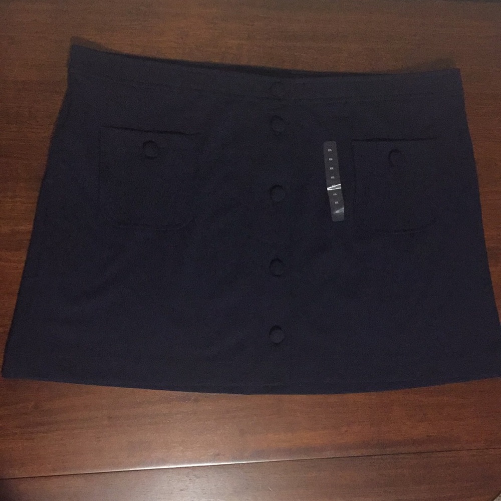 Gap navy mini skirt, NWT