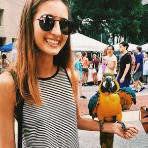 Meet your Posher, Caroline