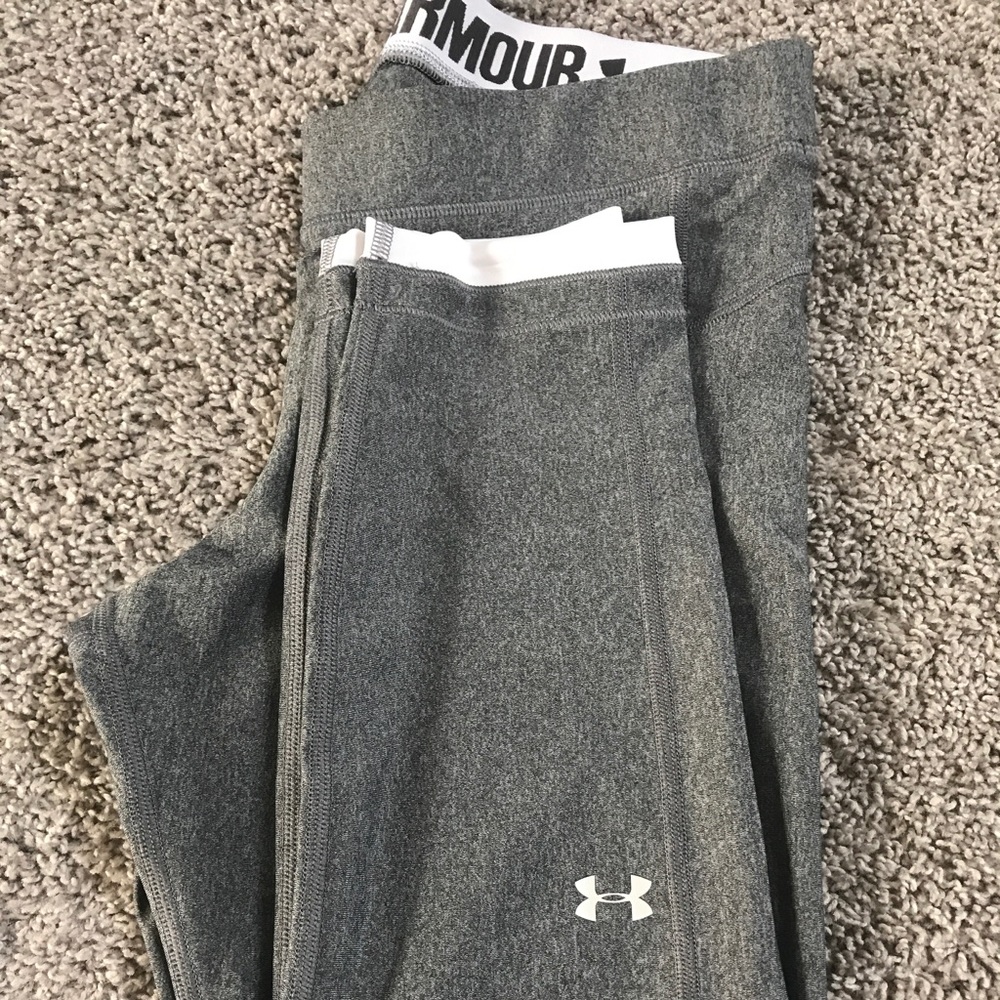LAST CHANCE! NWOT Under Armour Capris