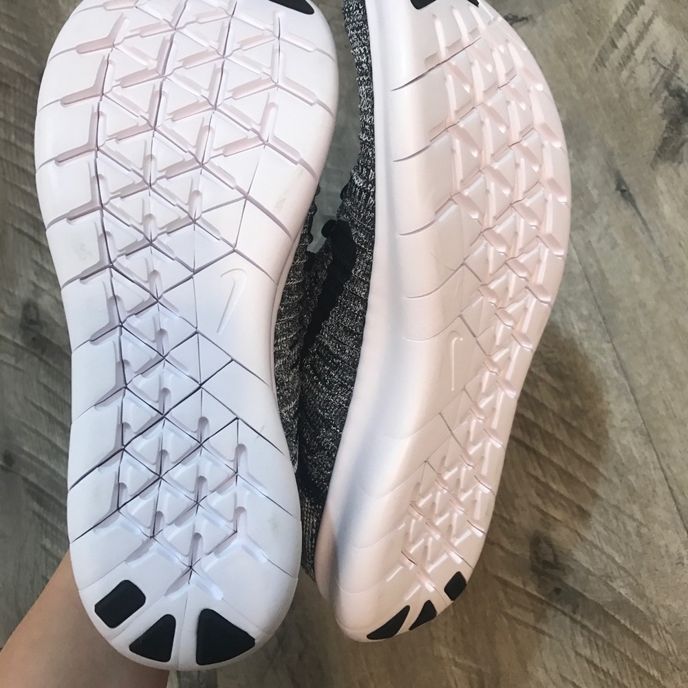 Nikes - Picture 4 of 4