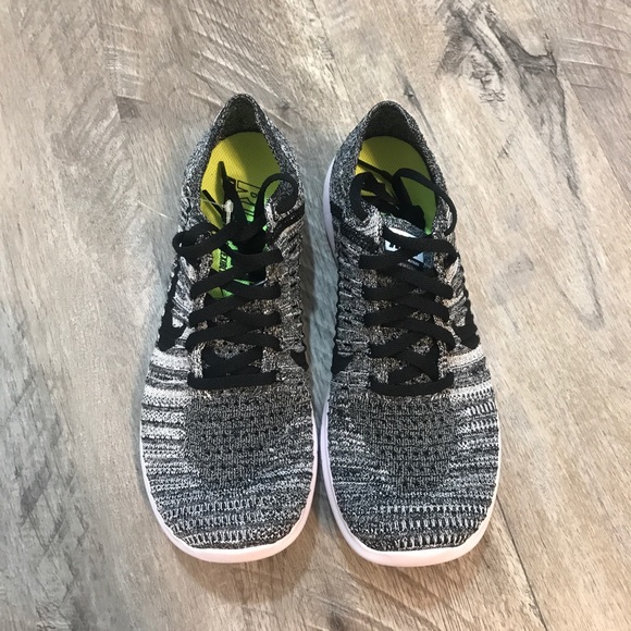 Nikes - Picture 2 of 4