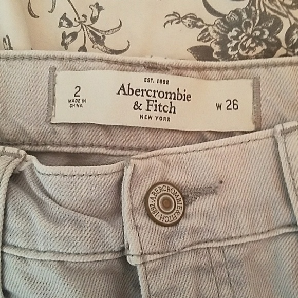 A&F High Waisted Shorts - Picture 3 of 4