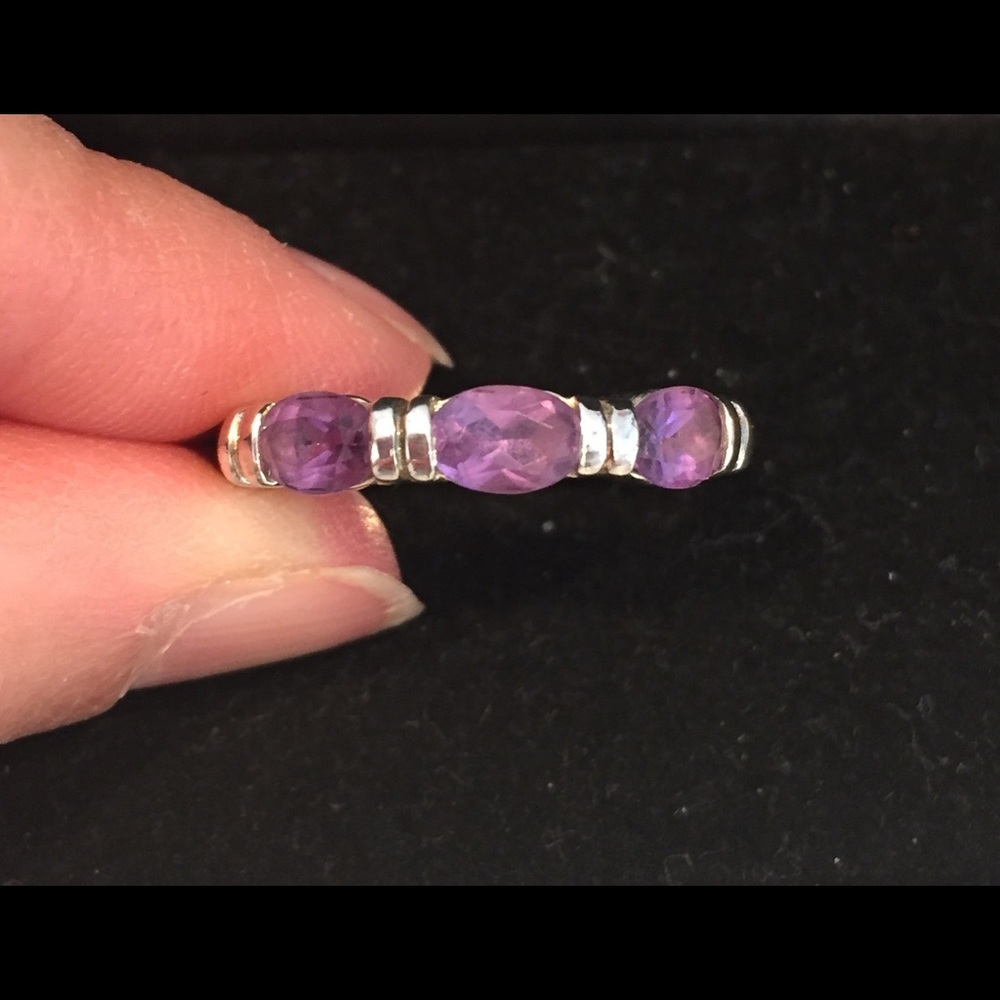 Semi precious stones on a 925 silver ring.