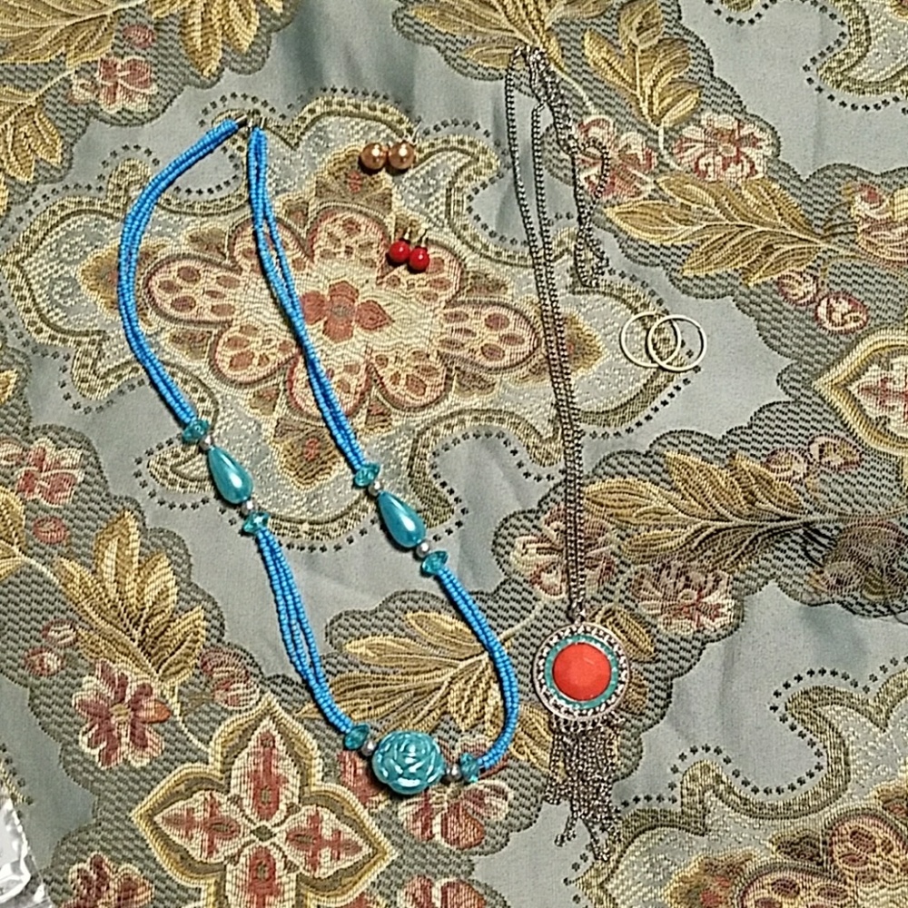 Assorted jewelery accessories
