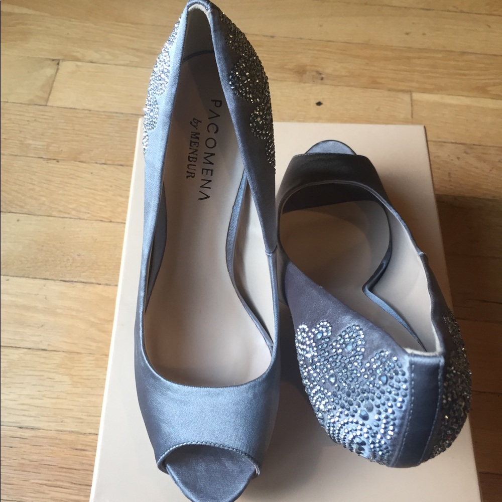 🔥Pacomena by Menbur Sanco peep toe NWT🔥