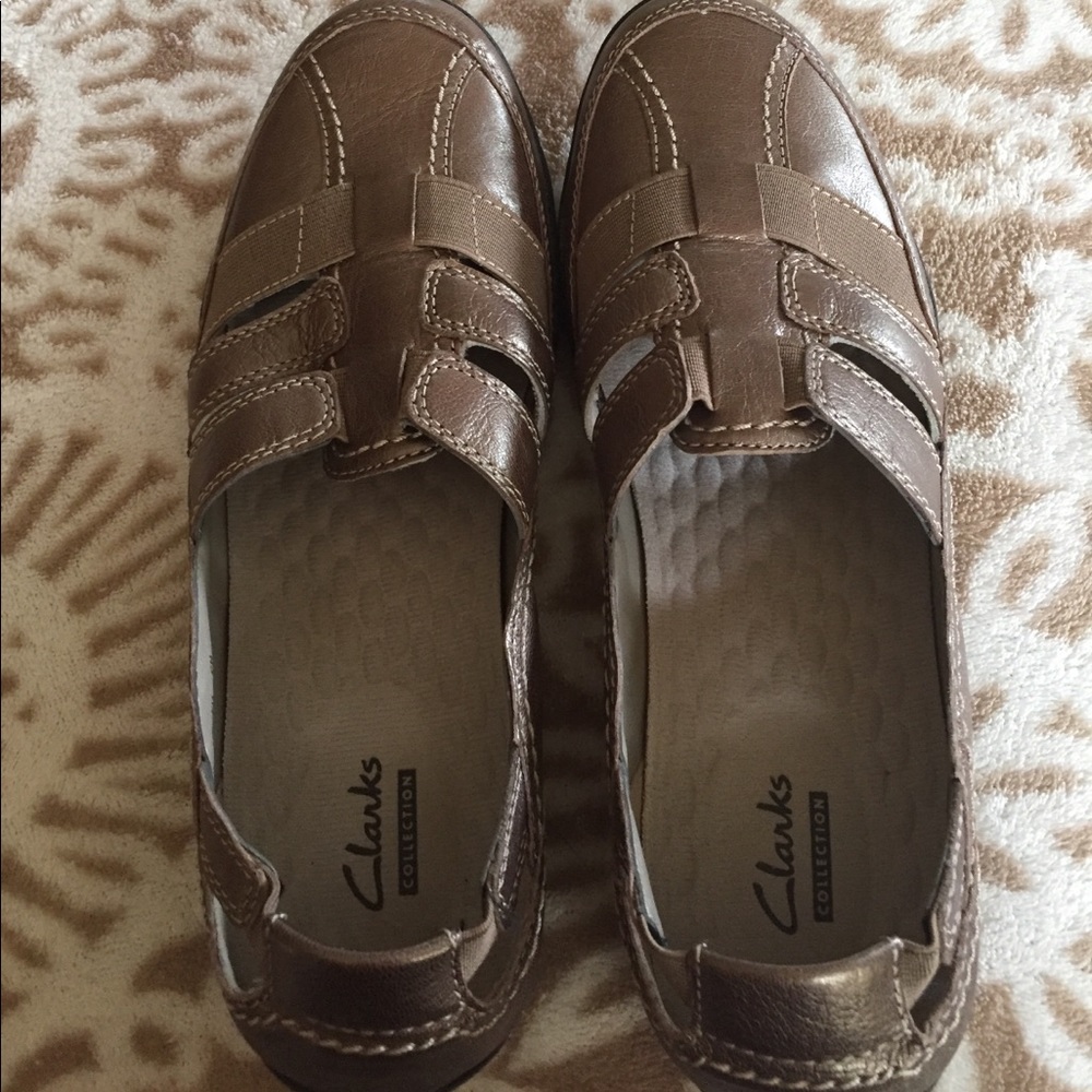 Bronze/gold clarks