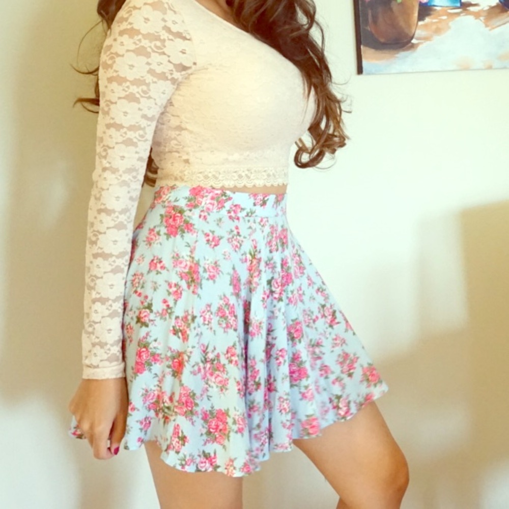 Floral mini skirt
