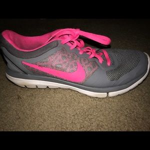 Girls NIKE tennis shoes