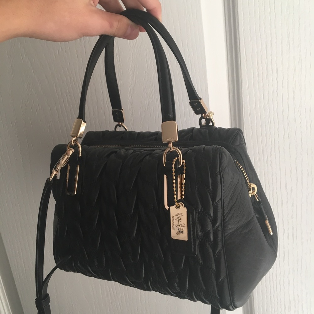 Women's Coach Purse w/ Purple Satin Lining