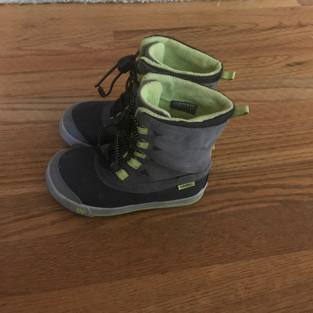Toddler MERRELL snow boots--easy on and off!🙏