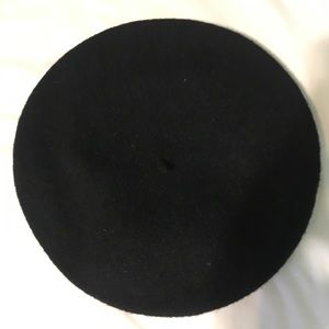 Black wool beret