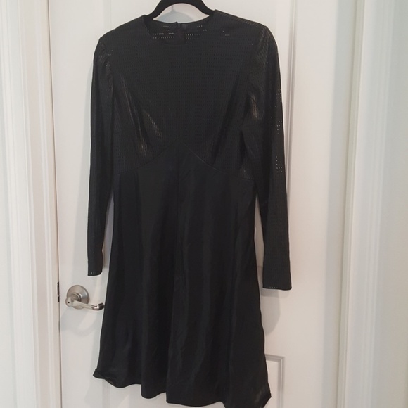 Ladies dress - Picture 1 of 2