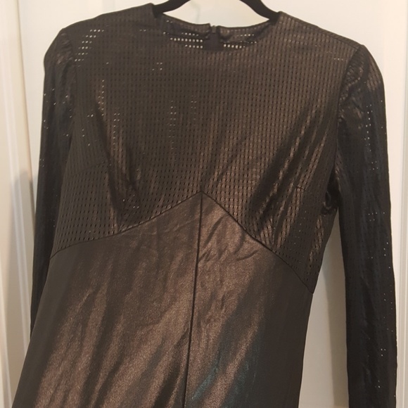 Ladies dress - Picture 2 of 2