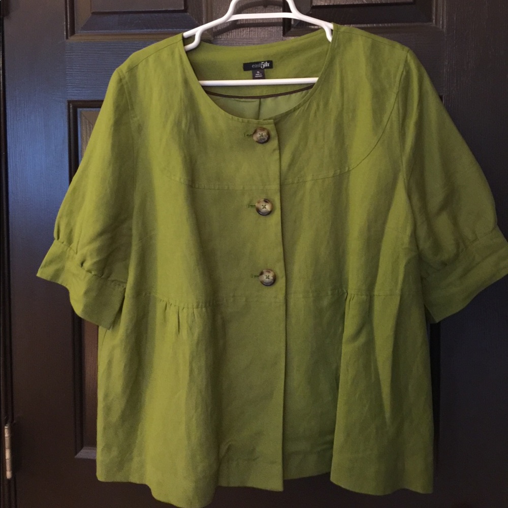 Olive linen short sleeve flyaway jacket