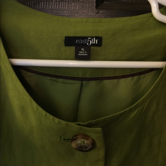 Olive linen short sleeve flyaway jacket - Picture 2 of 3