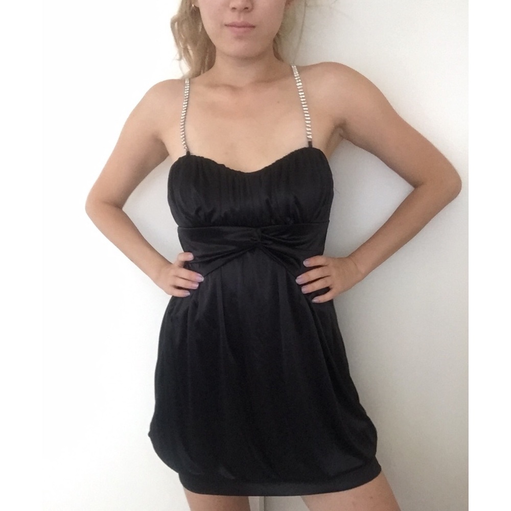 👀Black satin dress lbd