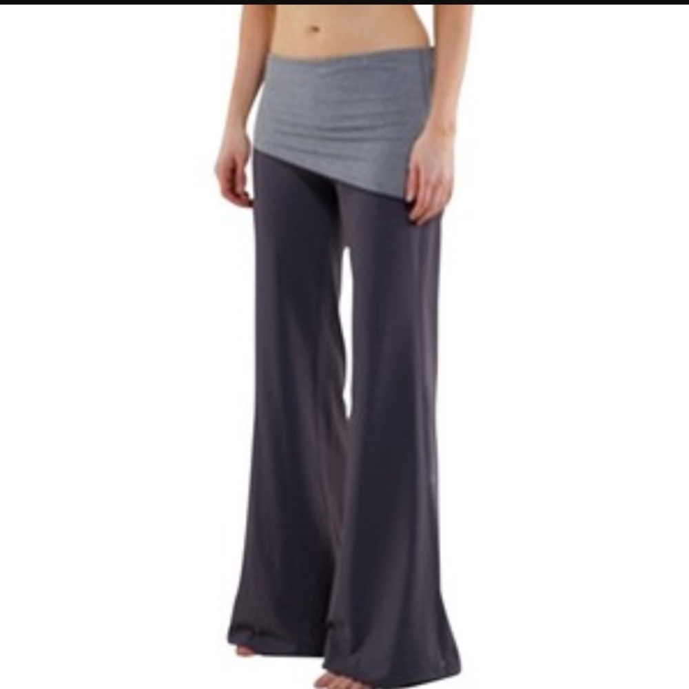 Wide leg Fold over vintage Lululemon Waltz Pants