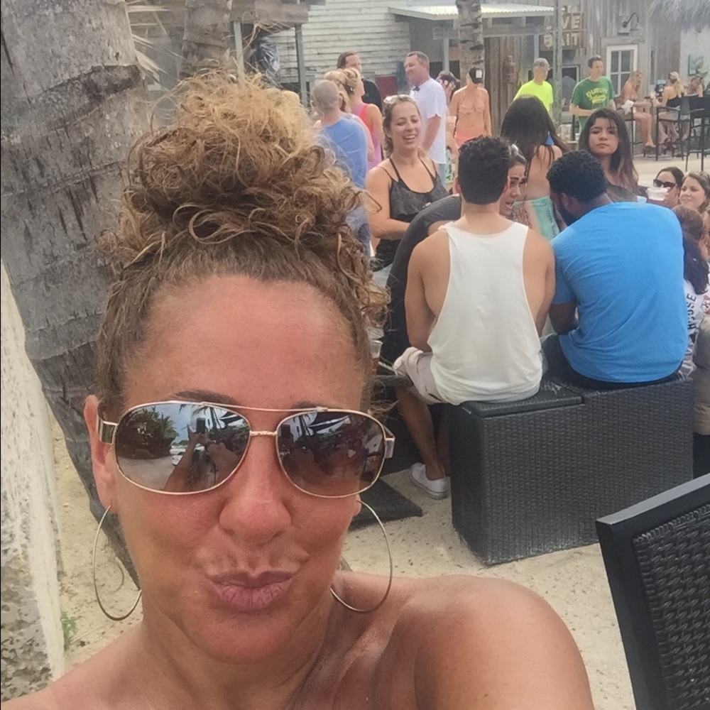 Meet your Posher, Margo