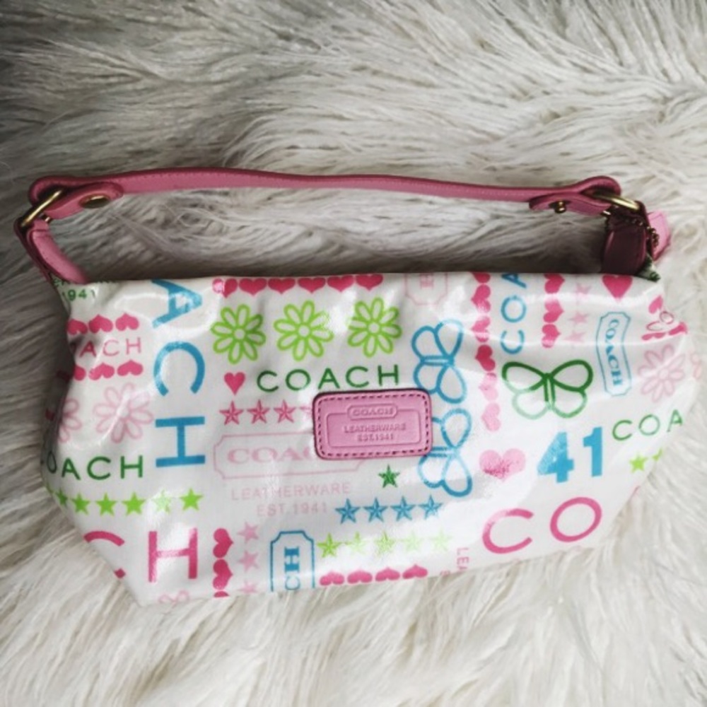 LAST CHANCE ❗️!  Baby colored Coach pochette