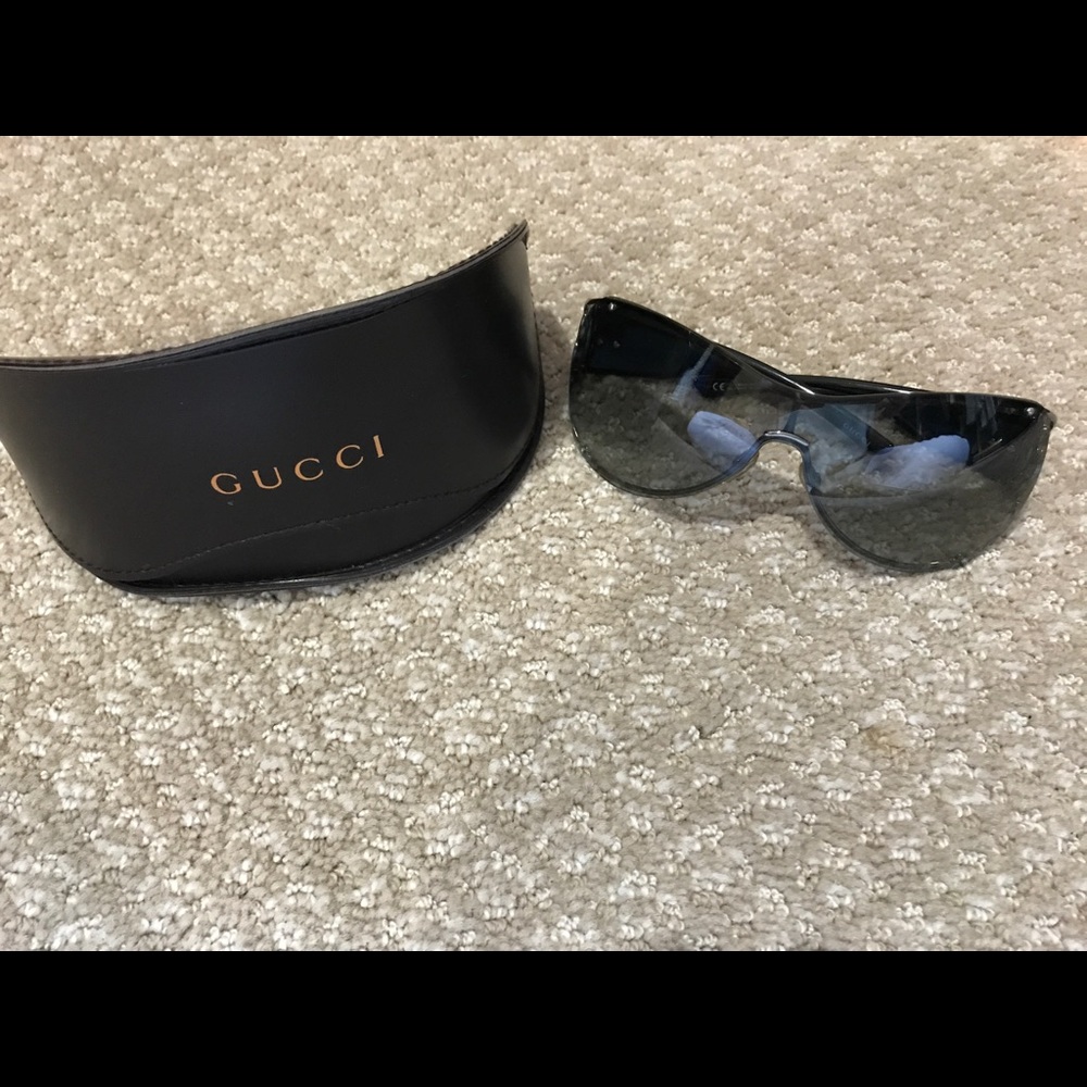 BRAND NEW gucci shield sunglasses