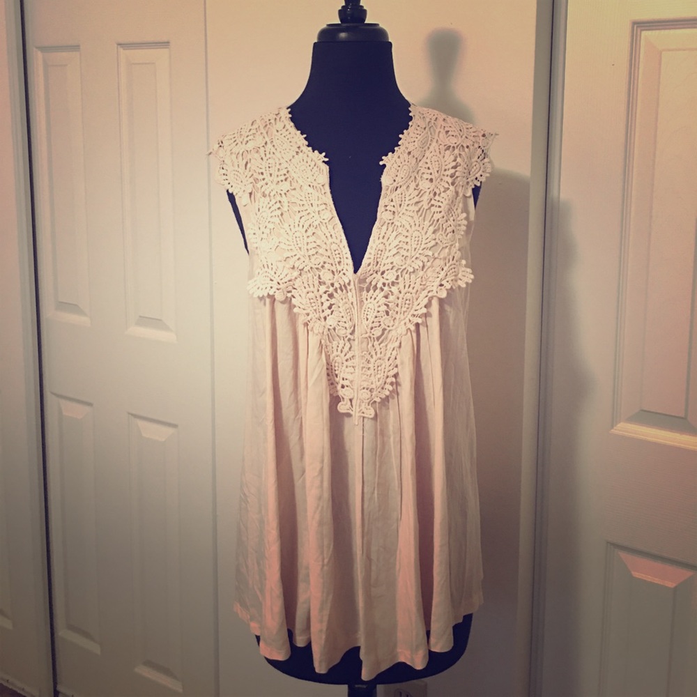 PINK LACE DETAILED TOP