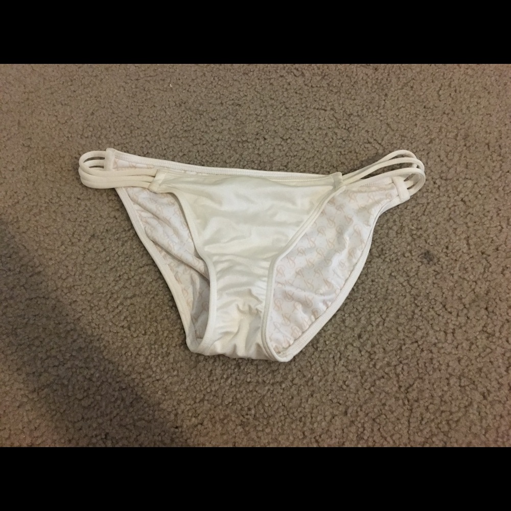 Bikini bottoms