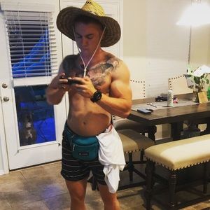 Meet your Posher, Philip