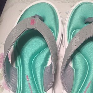 Nike flip flops