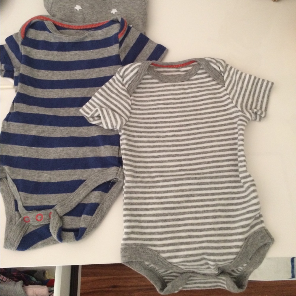 Bodysuits - Picture 2 of 3