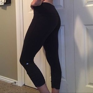 Lululemon capris yoga pants 8