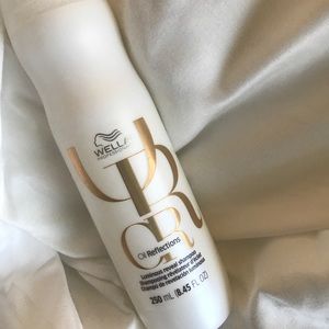 BRAND NEW WELLA OIL REFLECTIONS SHAMPOO