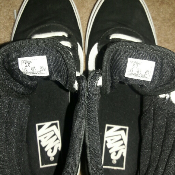 Milton Vans (canvas) - Picture 3 of 4