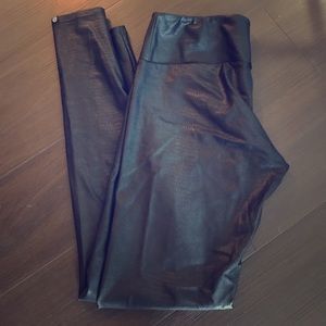 Onzie S/M snake legging