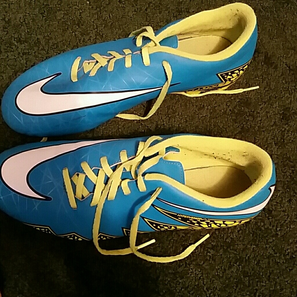 Ladies 11, Nike hypervenom soccer cleats