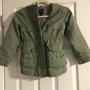 Nevaeh's Closet🎀 Gap Olive Parka