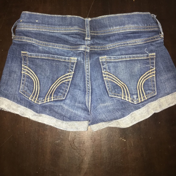 Hollister Shorts - Picture 2 of 3