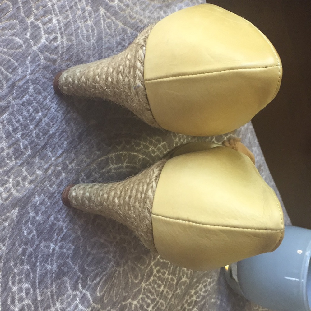 Beautiful Lanvin wedges with bow - Picture 7 of 7