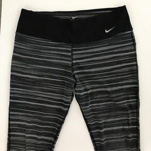 Nike capri leggings