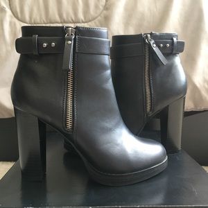 FOREVER 21 Ankle bootie