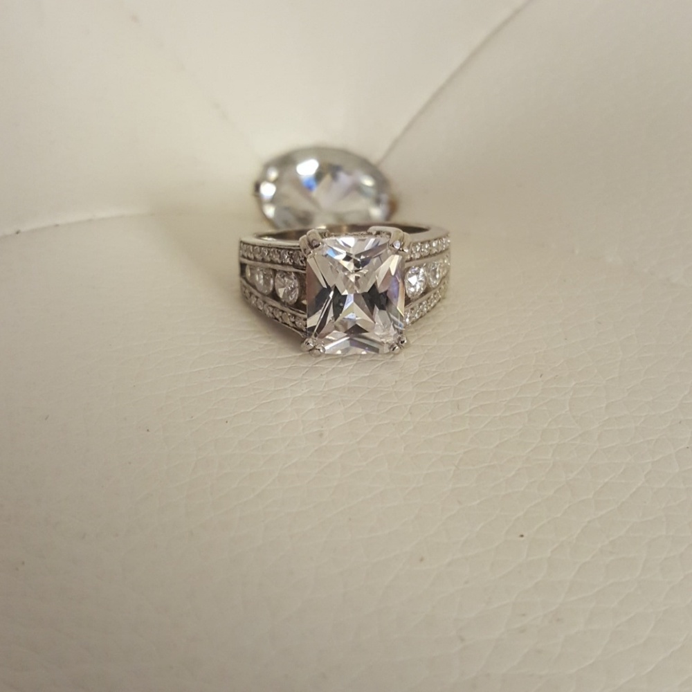 Sterling silver  cz emerald cut estate ring