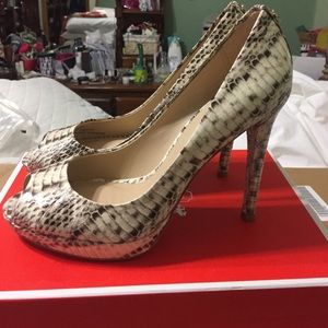 COACH Selma Snake print pump