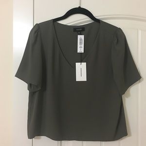 NWT Aritzia Randy Short Sleeve Olive Blouse